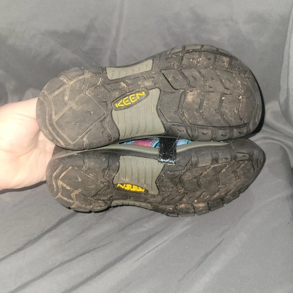 Keen Newport H2 Kids Size 3 Rainbow Tie Dye Outdoors  Fisherman Sandals Shoes